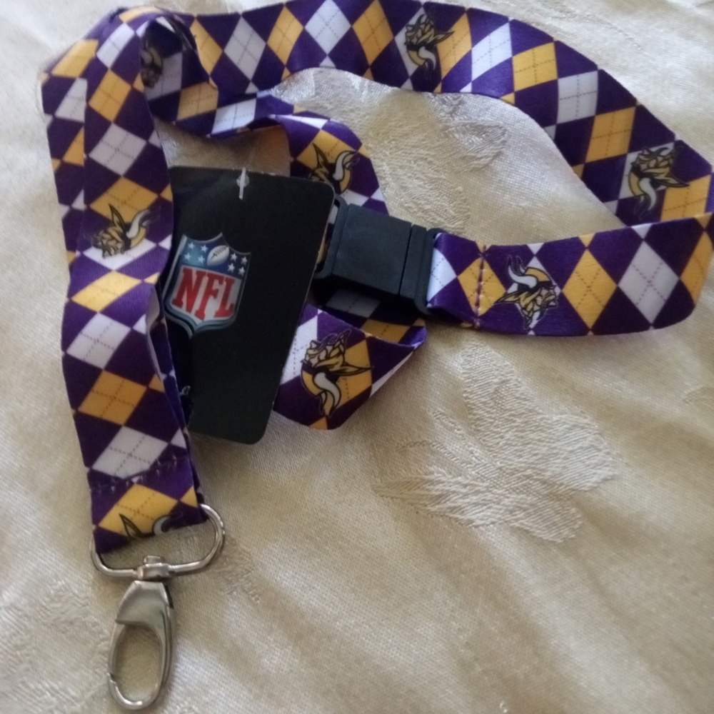 Minnesota Vikings Lanyard Car Key Ring Chain Badge ID Holder New - Picture 2 of 5